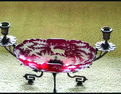 candle holder with a bowl
