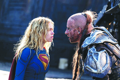 scene from Supergirl showing Supergirl confronting villain
